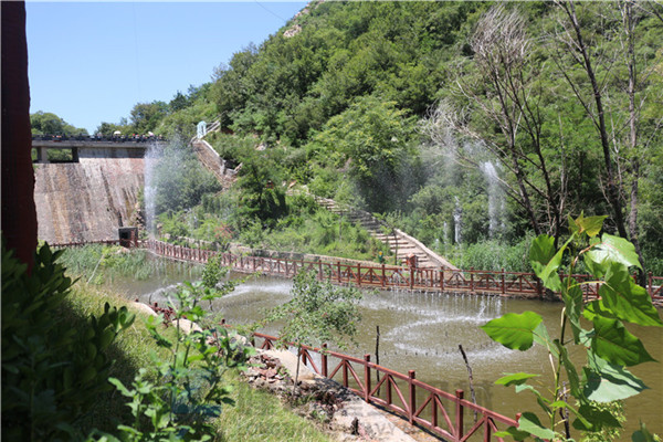 “荷風(fēng)送香氣，竹露滴清響”洛陽隆中重工2019年度員工旅游活動(dòng)--登封大熊山仙人谷一日游