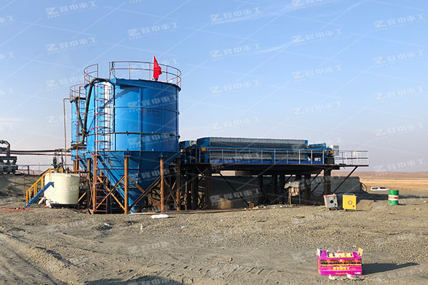 200平方的壓濾機(jī)有嗎？污泥脫水機(jī)多少錢(qián)一臺(tái)？