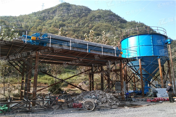 洗砂壓濾機(jī)造成的濾布損壞的原因有哪些？
